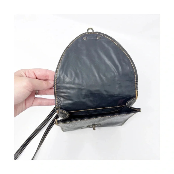 Vintage Crossbody Bag - Picture 6 of 8